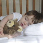 Как правильно укладывать детей спать