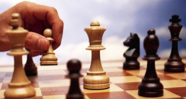 Чемпион мира по шахматам Анатолий Карпов разыграет партию в ЧелГУ | Дети в городе