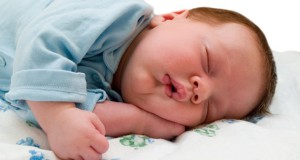 Если новорожденный ребенок не может уснуть