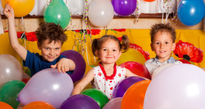 Украшаем детский праздник воздушными шарами